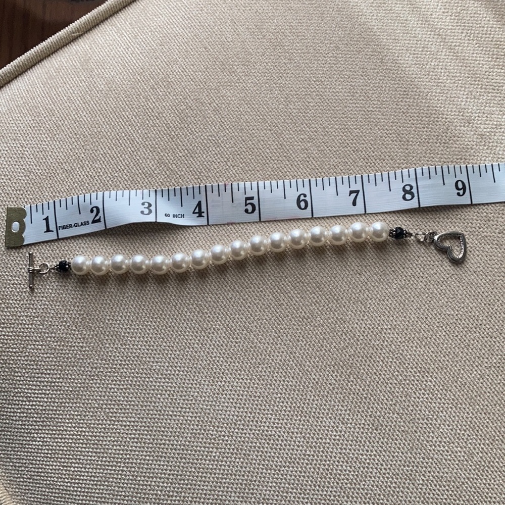 EUC! Beautiful boutique custom pearl & bead necklace & bracelet set. - Picture 11 of 12